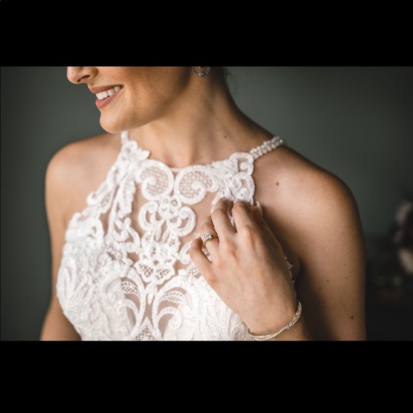 Beautiful Wedding Dress - Picture 3 of 7